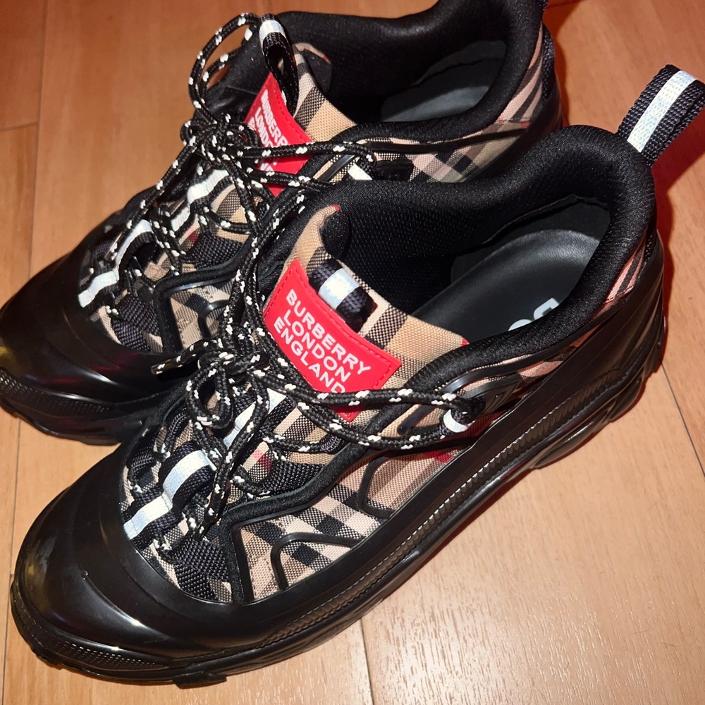 Burberry shoes